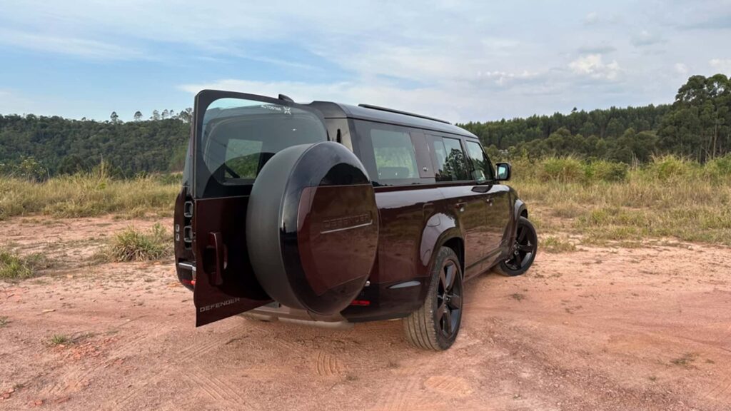 Land Rover Defender130