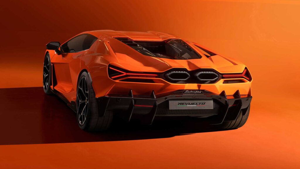 Lamborghini Revuelto 2024