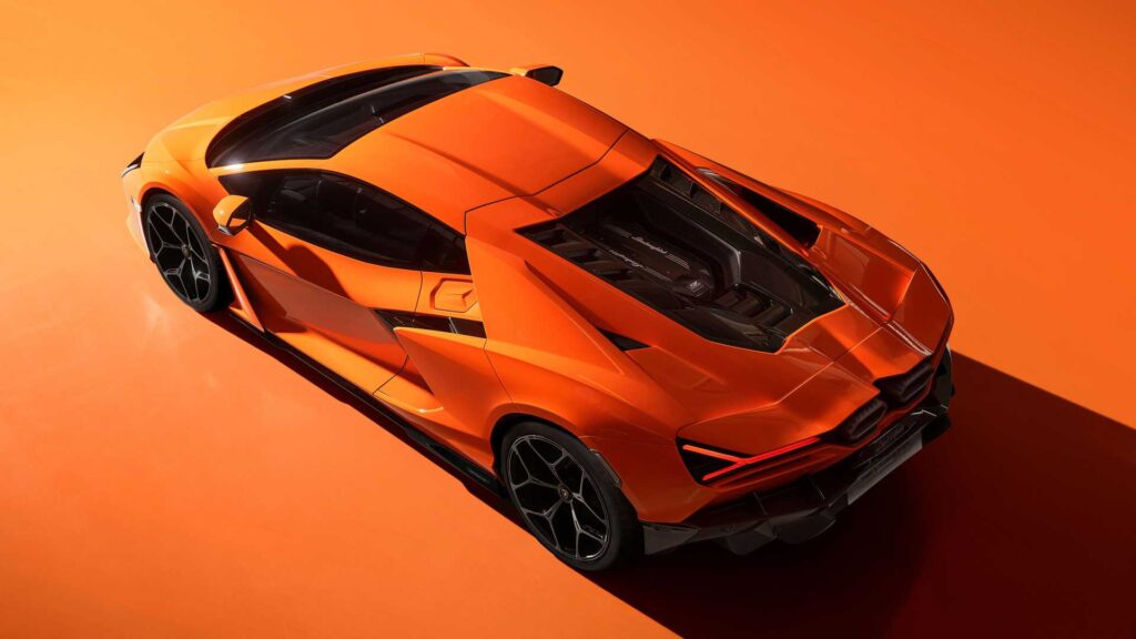 Lamborghini Revuelto 2024