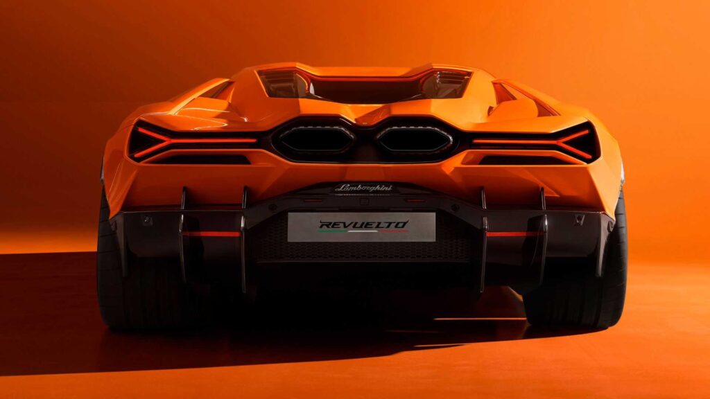 Lamborghini Revuelto 2024