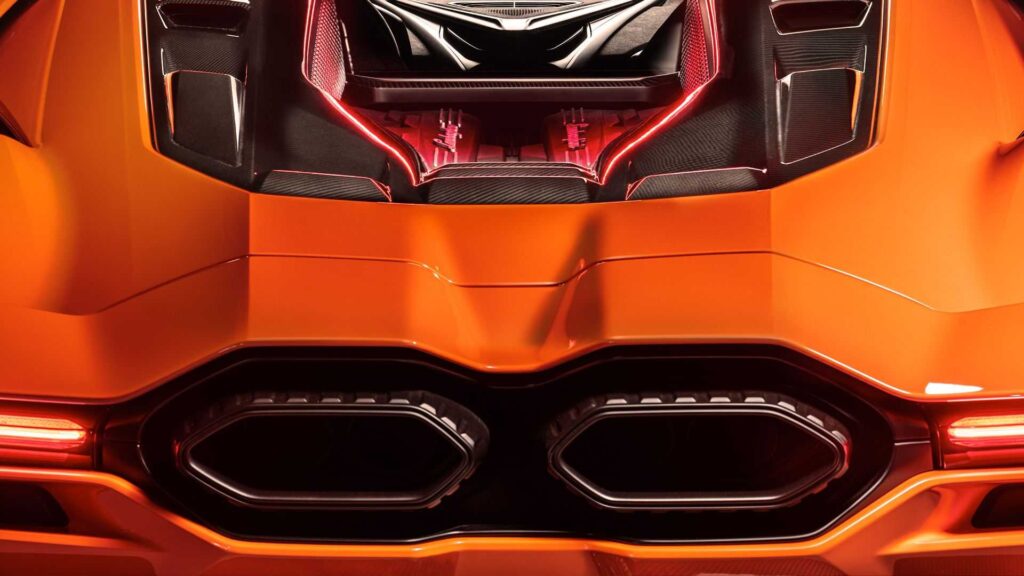 Lamborghini Revuelto 2024