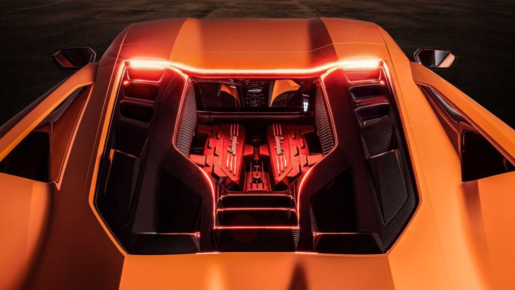 Lamborghini Revuelto 2024