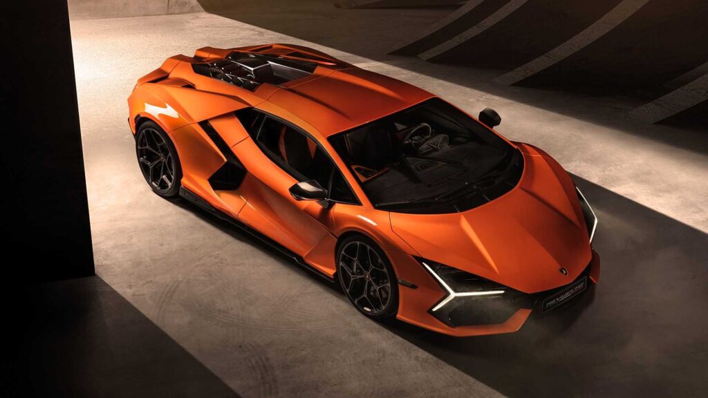 Lamborghini Revuelto 2024