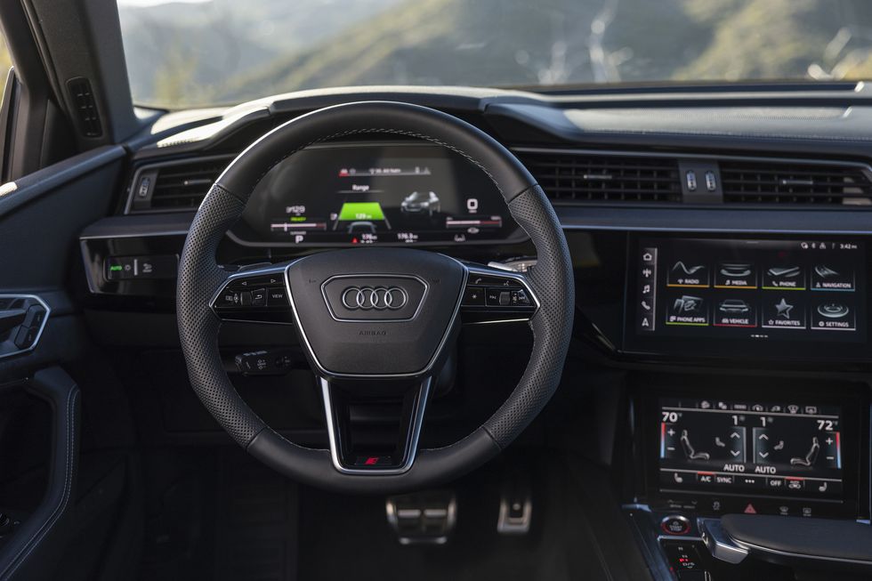 AUDI SQ8 e-TRON