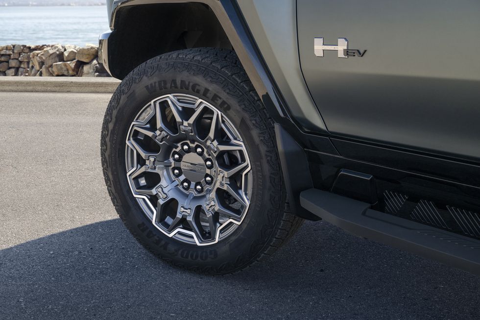 GMC HUMMER eV 2024