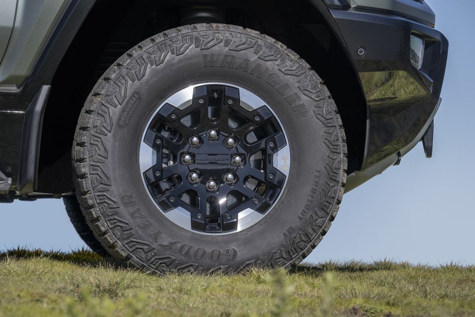 GMC HUMMER eV 2024