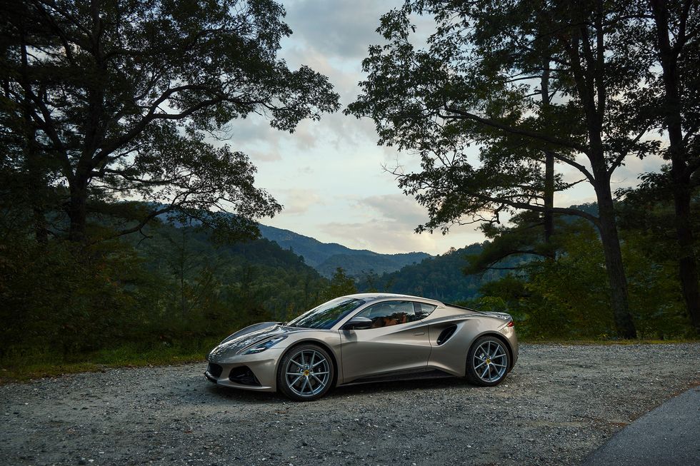 LOTUS EMIRA 2024