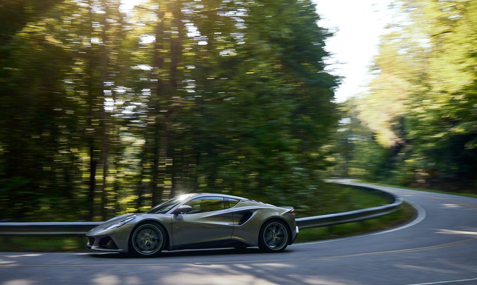 LOTUS EMIRA 2024
