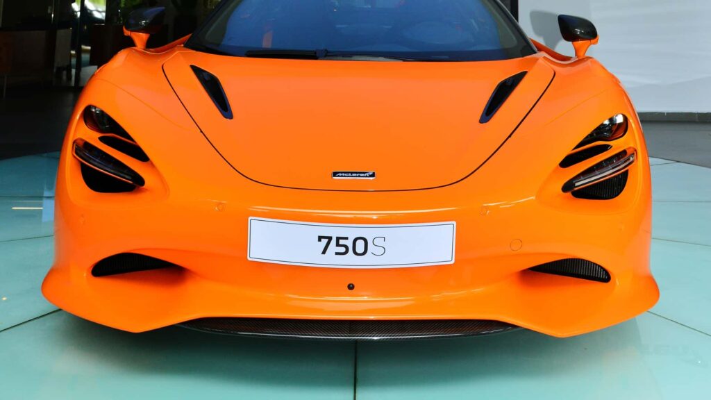 MCLAREN 750S