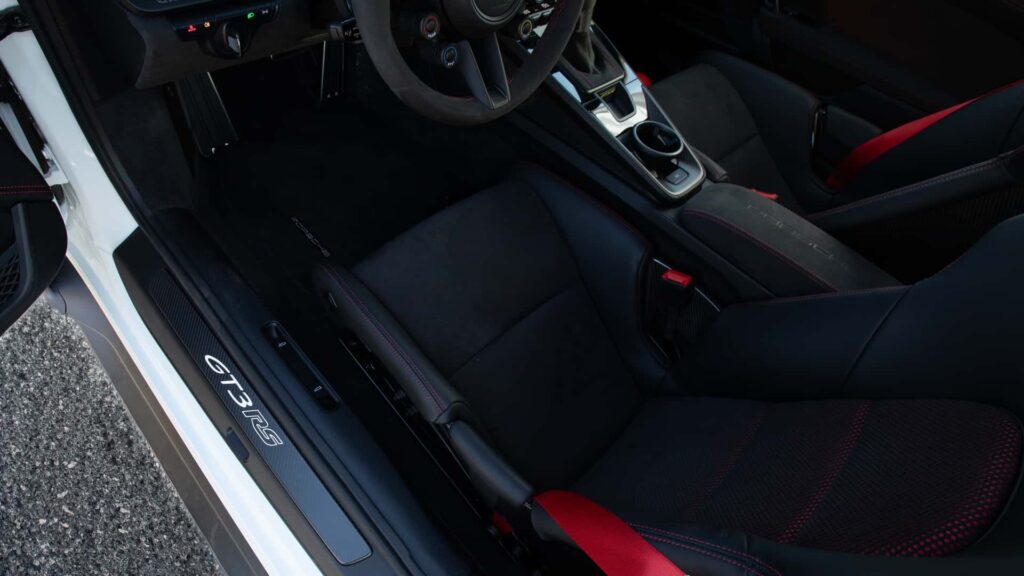 PORSCHE 911-992 GT3 RS