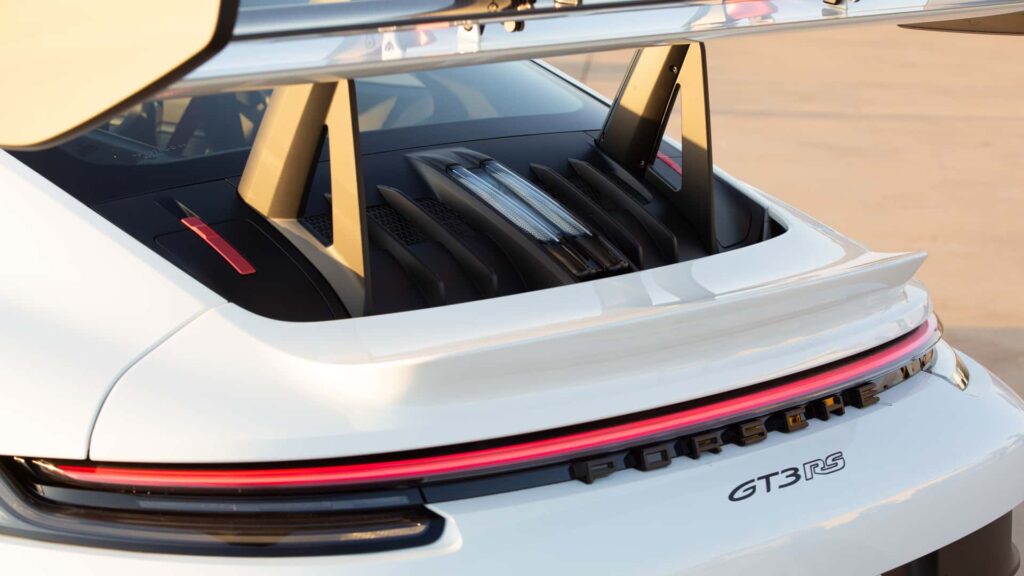 PORSCHE 911-992 GT3 RS