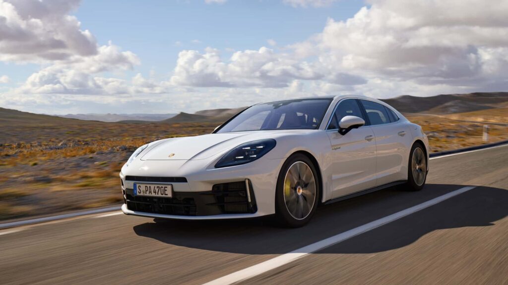 PORSCHE PANAMERA E-HYBRID 2024