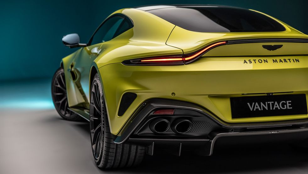 ASTON MARTIN 2025 VANTAGE