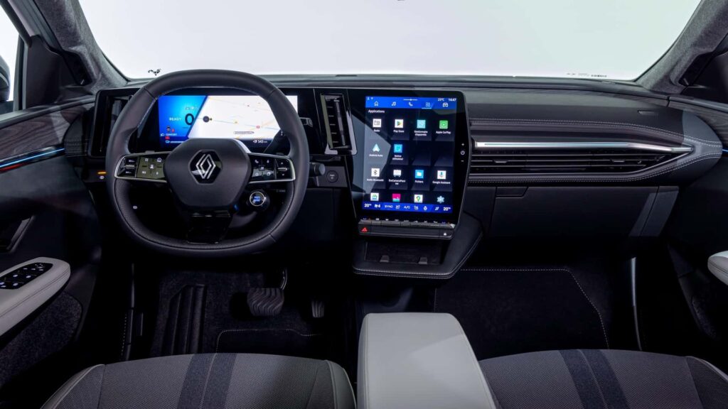 RENAULT SCINECI e-TECH