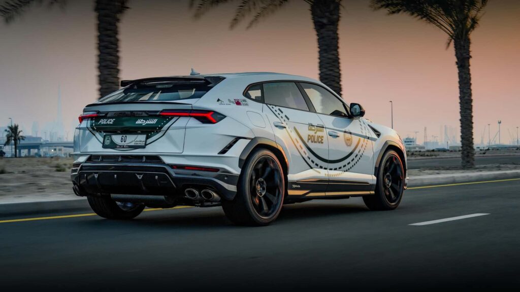 LAMBORGHINI URUS 